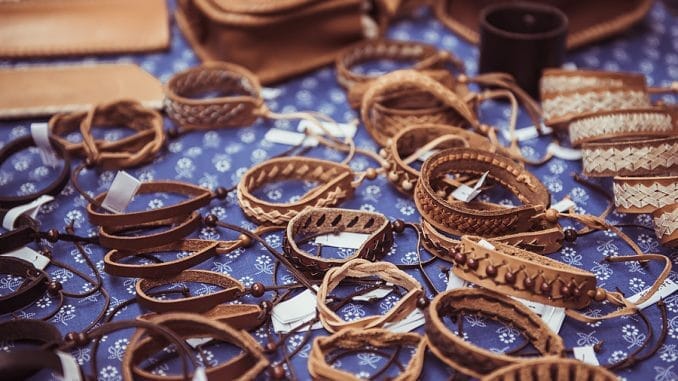 DonDon Herren Lederarmbänder für jeden Geschmack etwas dabei DonDon Herren Lederarmbänder für jeden Geschmack etwas dabei