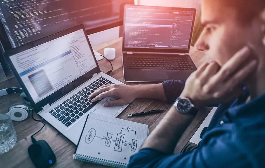 Softwareentwickler​
