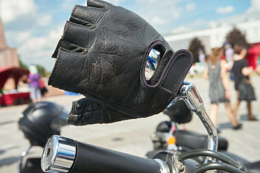 Komfort bei fingerlosen Motorradhandschuhen