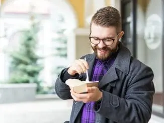 Kalorienarme Snacks für unterwegs